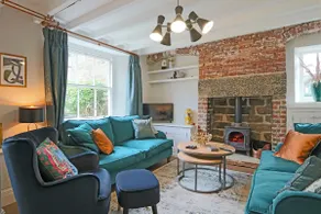 Beautiful Character Cottage - Image 2