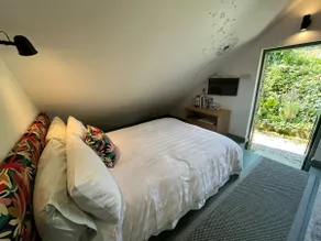 Cosy loft room in South Devon - Image 3
