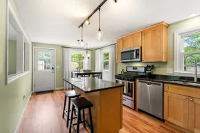 Spacious Townhome* Deck, Yard, Great location! - Image 3