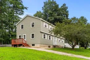Spacious Townhome* Deck, Yard, Great location! - Image 5