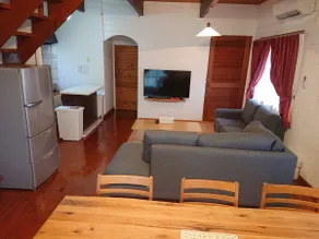 Garden Beach House 6, a detached house with a lawn garden and private beach - Image 2