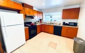 Fremont Entire Coze 3brs house/Free Parking/AC - Image 2