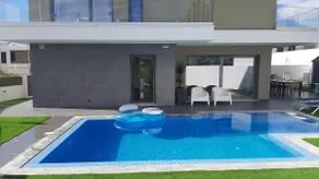South Bay Pool House - Image 2