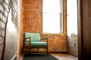 Archer Avenue Speakeasy Loft - Image 5