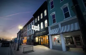Archer Avenue Speakeasy Loft - Image 2