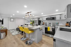 2BR No Stairs | Parking + Pets | 15 min Downtown - Image 2