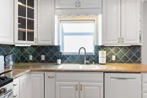 Jane's Home (RI) | Walkable 3b2b House Yard+AC - Image 4