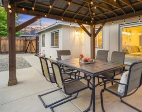 Jane's Home (RI) | Walkable 3b2b House Yard+AC - Image 3
