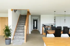 Stunning home, idyllic village location, sleeps 8 - Image 4
