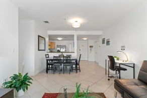 Walkable Coral Gables 3BR Retreat - Image 2