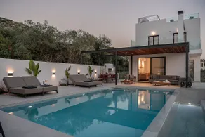 Avrilla Seaside Villa w/ Heated Pool, Hot Tub, BBQ - Image 4