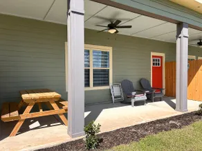 Lake Front Studio Style Cottage with EV Charger - Image 5