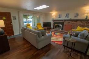 The Butler Beauty- 4BR/3.5BA Sleeps 8 - Image 3