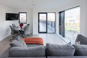 3BR - 10 Mins walk to Central Belfast with Terrace - Image 3