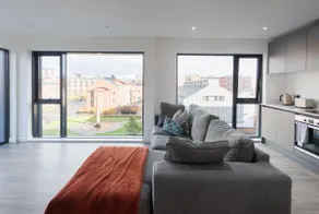 3BR - 10 Mins walk to Central Belfast with Terrace - Image 4