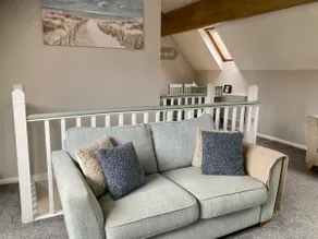 Bright Comfortable Coach House Private Parking - Image 3