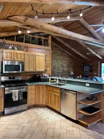 Deer Lodge Log Cabin with hot tub - Image 5