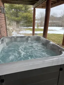 Deer Lodge Log Cabin with hot tub - Image 3