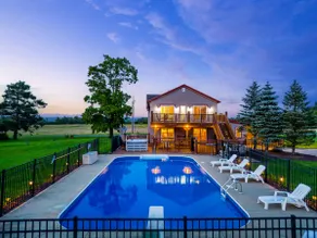 9BR Family Retreat w/Pool, Hot tub, Sauna, Pond - Image 3
