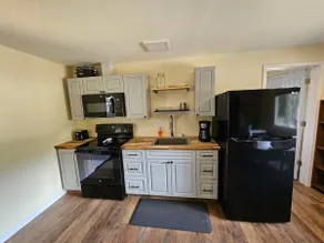 Cabin near Tippy Dam and Outdoor Recreation Areas - Image 2