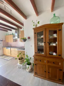 Bright village house with large garage. - Image 3