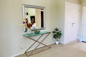 Beautiful house in Sylvania Waters - Image 2