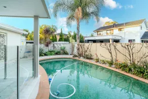 Beautiful house in Sylvania Waters - Image 4