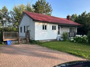 Clean, Simple 5 bedroom Home in Ideal Location - Image 3