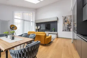 Luxurious penthouse with parking - Image 2
