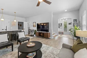 Stylish Downtown Rogers Home Near Everything NWA! - Image 4
