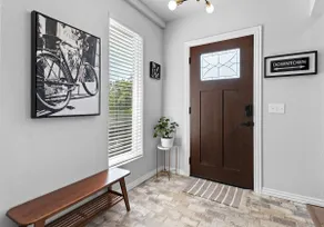 Stylish Downtown Rogers Home Near Everything NWA! - Image 2