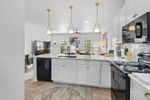 Stylish Downtown Rogers Home Near Everything NWA! - Image 3