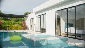 Summer house with a pool and a private hot tub, Wi-Fi - Image 3