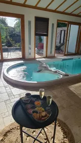 Duo Spa Suite and Private Jacuzzi - Image 2