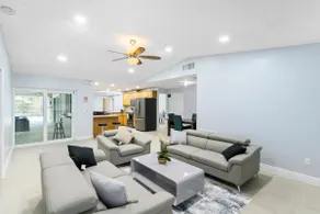 Spacious Modern Home 4BR/12PPL/Saltwater Pool /Spa - Image 2
