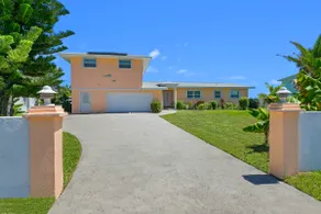 Oceanfront/Beachfront home with heated pool - Image 2