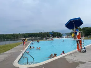 Villa in der Arrowhead Pocono Resort-Gemeinschaft, zu Fuß zum See. - Image 4