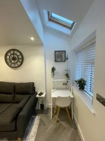 Stylish & Cosy 1 Bed Apartment - Image 3