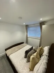 Stylish & Cosy 1 Bed Apartment - Image 5