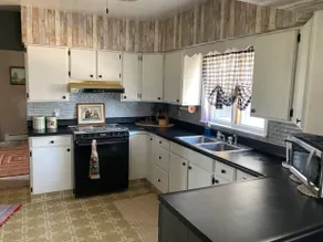 Joyce's Farmhouse - Image 4