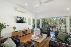 Blue Gum | 3pm check out | Waterfront retreat - Image 5
