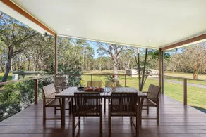 Blue Gum | 3pm check out | Waterfront retreat - Image 2