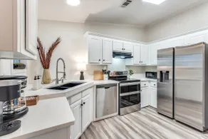 *5 min. walk to Downtown McKinney* & Pet friendly! - Image 5