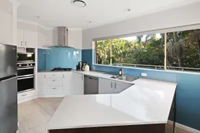 Lighthouse Beach Retreat - Image 3