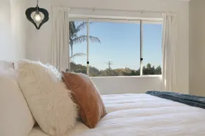 Lighthouse Beach Retreat - Image 4