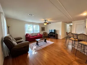 Guest House in Stoneham - Image 3