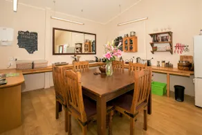 The Shed Guesthouse - Image 3