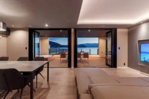 A stylish new villa where you can experience an extraordinary time as if you were floating on the sea - Image 5