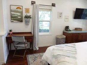 #14 Darling Vintage Apt | Historic Downtown Strip - Image 2