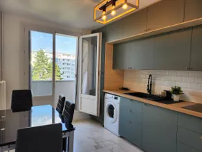 Spacious and Renovated Apartment - Image 2